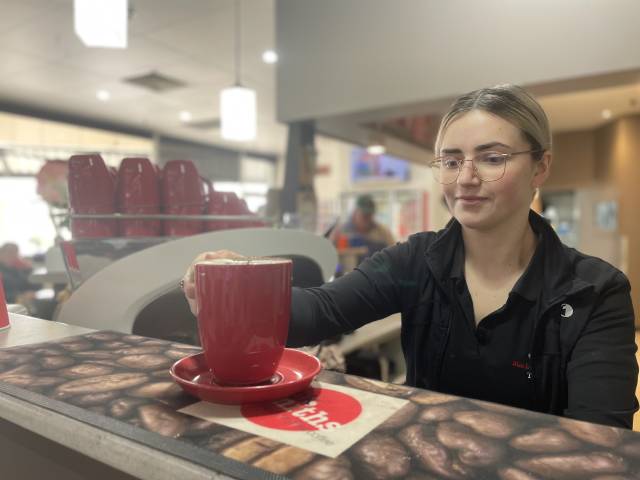 Hospitality Staff Shortages In Peaking Tourism Limestone Coast Today