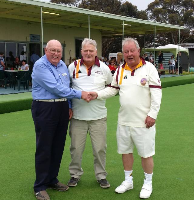 Frances bowlers celebrate new green