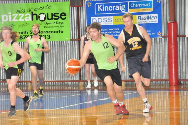 Men’s basketball November 13 | PHOTOS