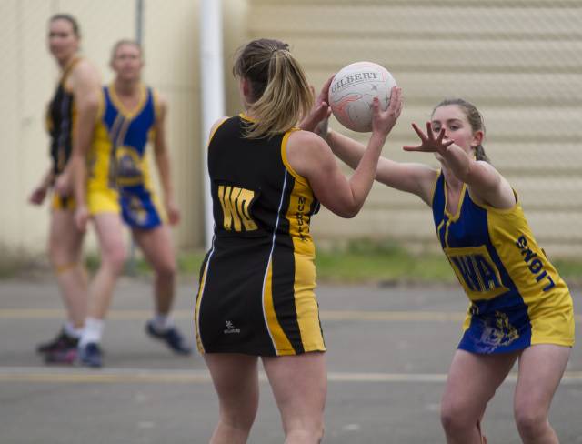 Mundulla v Padthaway footy/netball | PHOTOS
