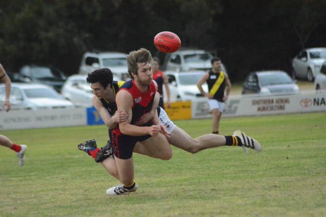 Naracoorte v Kybybolite football | PHOTOS