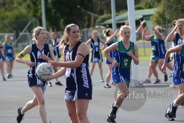 Lucindale v K/L United footy/netball | PHOTOS