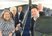 QantasLink Q400 lands